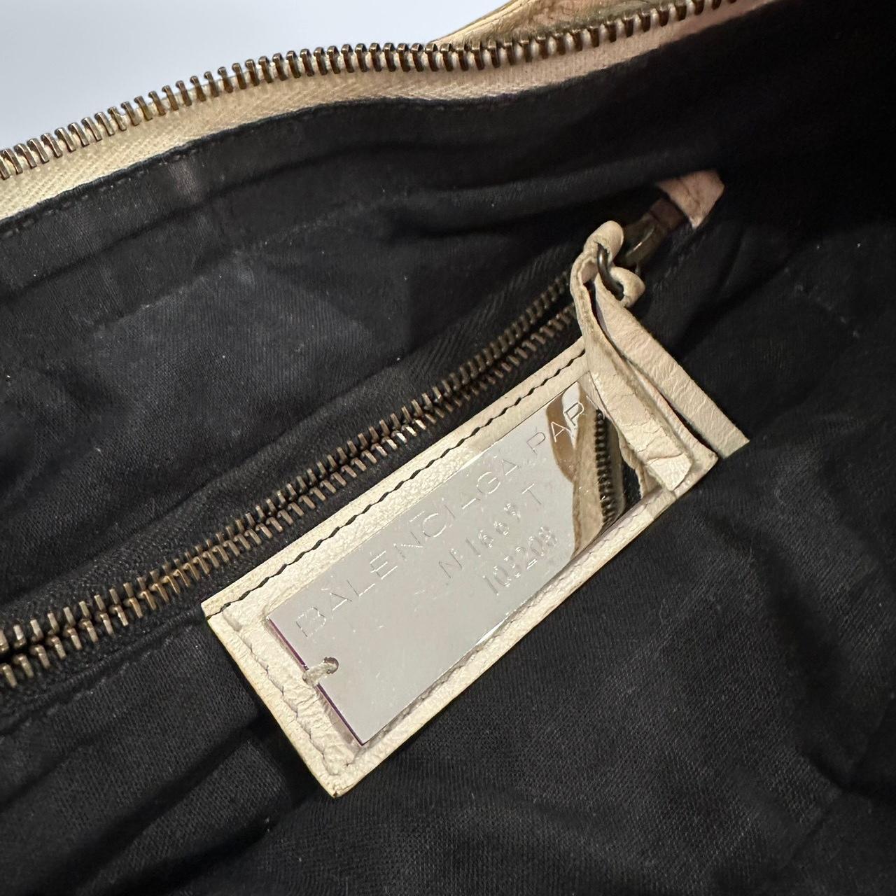 PreOwned Rare Balenciaga First Edition City Bag – White Leather